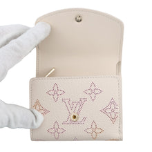 将图像加载到图库查看器中,LOUIS VUITTON Portefeuille Iris Dream BeigeM25640 Monogram Mahina