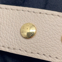 将图像加载到图库查看器中,LOUIS VUITTON Lock Me Padlock & Walk QuartzM24638 Grained Calf Leather