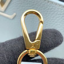 将图像加载到图库查看器中,LOUIS VUITTON Capucines Light Blue Taurillon Leather Size BB