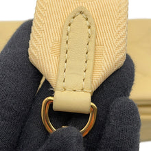 将图像加载到图库查看器中,LOUIS VUITTON Wallet on Strap YellowM81400 bubble glam