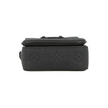 将图像加载到图库查看器中,LOUIS VUITTON SPadlock Vertical Wearable Wallet NoirM81524 Monogram・Taurillon