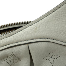 将图像加载到图库查看器中,LOUIS VUITTON Mahina Blanc/BrownM95661 Monogram Mahina Size XS