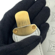 将图像加载到图库查看器中,LOUIS VUITTON Mahina Blanc/BrownM95661 Monogram Mahina Size XS