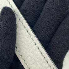 将图像加载到图库查看器中,LOUIS VUITTON Mahina Blanc/BrownM95661 Monogram Mahina Size XS