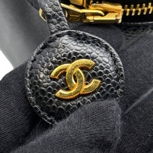 将图像加载到图库查看器中,CHANEL CC Logo vanity bag BlackA01998 Caviar Leather