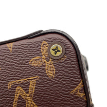 将图像加载到图库查看器中,LOUIS VUITTON Vertical Box Trunk GreenM59664 Monogram