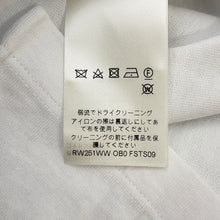 Load image into Gallery viewer, LOUIS VUITTON Travel Stamp T-Shirt Size XS White/Multicolor Cotton100%