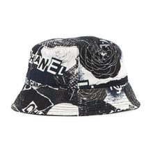 Load image into Gallery viewer, CHANEL Camellia bucket hat Size M Black/White Cotton 100%
