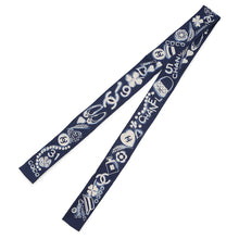 将图像加载到图库查看器中,CHANEL Scarf CC Logo Icon motif Navy/White Silk100%