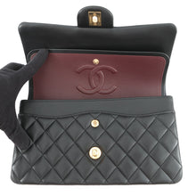 Load image into Gallery viewer, CHANEL Matelasse W flap ChainShoulder BlackA01112 Lambskin Size 25