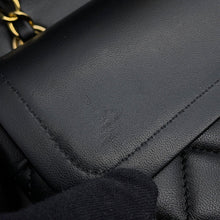 Load image into Gallery viewer, CHANEL Matelasse W flap ChainShoulder BlackA01112 Lambskin Size 25