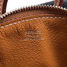 将图像加载到图库查看器中,HERMES Bolide Shark Bag Charm Gold Swift Leather