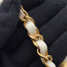 将图像加载到图库查看器中,CHANEL ChainShoulder Bag WhiteAS2641 Lambskin