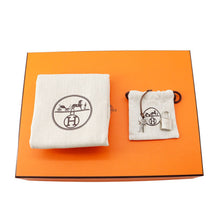 Load image into Gallery viewer, HERMES Picotin Lock Beton Taurillon Clemence Size PM