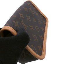 将图像加载到图库查看器中,LOUIS VUITTON Nano Diane BrownM83298 Monogram