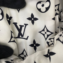 将图像加载到图库查看器中,LOUIS VUITTON Damier Fox Intarsia Fur Jacket Size 38 White/Black1A5RDH Fox Raccoon