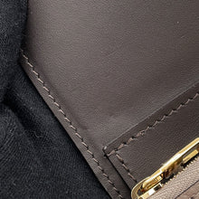 Load image into Gallery viewer, LOUIS VUITTON Portefeuille Capucine Compact GaletM62159 Taurillon Leather