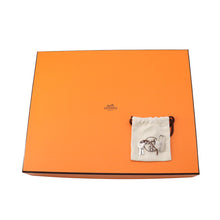 Load image into Gallery viewer, HERMES Picotin Lock Pearl Grey Taurillon Clemence Size MM