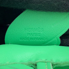 将图像加载到图库查看器中,HERMES Rodeo Pegasus VertComic Lambskin Size PM