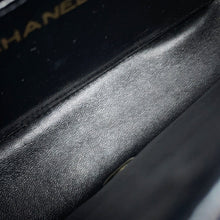 Load image into Gallery viewer, CHANEL Matelasse Diana Single Flap Chainshoulder Bag BlackA01165 Caviar Leather Size 25