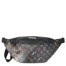 Load image into Gallery viewer, LOUIS VUITTON Discovery Bumback NoirM44444 Monogram / Galaxy