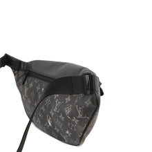 Load image into Gallery viewer, LOUIS VUITTON Discovery Bumback NoirM44444 Monogram / Galaxy