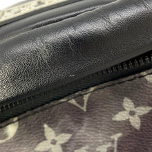 Load image into Gallery viewer, LOUIS VUITTON Discovery Bumback NoirM44444 Monogram / Galaxy