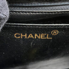 将图像加载到图库查看器中,CHANEL Chevron Flap ChainShoulder Bag Black Caviar Leather
