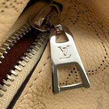 将图像加载到图库查看器中,LOUIS VUITTON Why Not claimM20700 Monogram Mahina Size PM