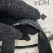 将图像加载到图库查看器中,MCM Visetos Stark Backpack White/BlackMMKCSVE02WT001 Leather