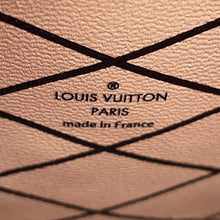 将图像加载到图库查看器中,LOUIS VUITTON Trunk Clutch RedM51697 Epi Leather