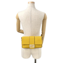 将图像加载到图库查看器中,FENDI Selleria Baguette for Men Waist Bag Yellow/Black7VA472 Leather