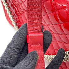 将图像加载到图库查看器中,CHANEL Boy Chanel ChainShoulder Bag RedA92193 Patent Leather Size 28
