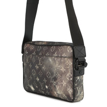将图像加载到图库查看器中,LOUIS VUITTON Alpha Messenger NoirM44165 Monogram / Galaxy
