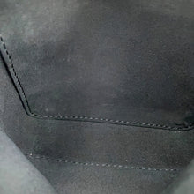 将图像加载到图库查看器中,Valentino Garavani Logo Shoulder Bag Black3Y2B0943WJW Leather