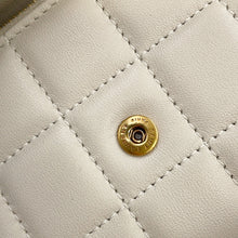 Load image into Gallery viewer, SAINT LAURENT PARIS Cassandra Matelasse Carre Compact Wallet White800763 Lambskin