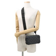 Load image into Gallery viewer, LOUIS VUITTON Horizon・Clutch NoirM45579 Monogram Eclipse
