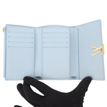 Load image into Gallery viewer, LOUIS VUITTON Portefeuille Capucine Compact lilacM81306 Taurillon Leather