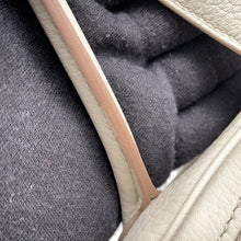 Load image into Gallery viewer, HERMES Lindy Beton Taurillon Clemence Size 26