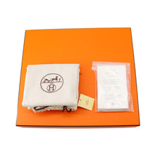 Load image into Gallery viewer, HERMES Lindy Beton Taurillon Clemence Size 26