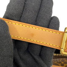 Load image into Gallery viewer, LOUIS VUITTON Pochette・Croissant RedM51510 Monogram