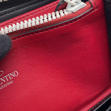 将图像加载到图库查看器中,Valentino Garavani Lock Studded Round Zip Long Wallet Black Leather