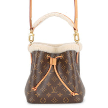 将图像加载到图库查看器中,LOUIS VUITTON Neonoe BrownM46319 Monogram Shearling Size BB
