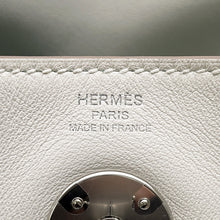 将图像加载到图库查看器中,HERMES Lindy Gris Pale/Vert Vertigo Swift Leather Size 26