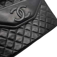 将图像加载到图库查看器中,CHANEL Matelasse fringed chain shoulder bag Black Lambskin