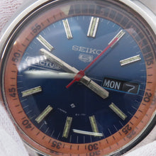 将图像加载到图库查看器中,SEIKO 5Sports Day-Date W40mm Stainless Steel Navy Dial5126-6010