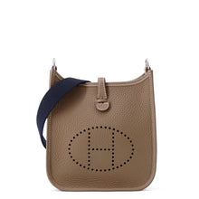 将图像加载到图库查看器中,HERMES Evelyne Amazon Long Etoupe/Blue Indigo Taurillon Clemence Size TPM