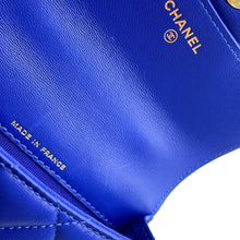 将图像加载到图库查看器中,CHANEL Matelasse Shoulder Bag BlueAP2200 Lambskin Size Mini mini