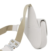 将图像加载到图库查看器中,Dior Saddle bag White Leather Canvas