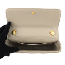 将图像加载到图库查看器中,CELINE Matelasse Mono Chrome Chainshoulder Bag Beige111273EPZ Leather